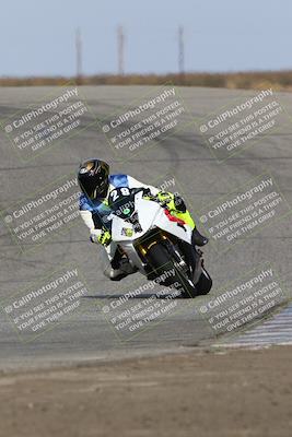 media/Nov-26-2023-TrackDaz (Sun) [[64ad8cfd8f]]/Mock Race/Outside Grapevine/